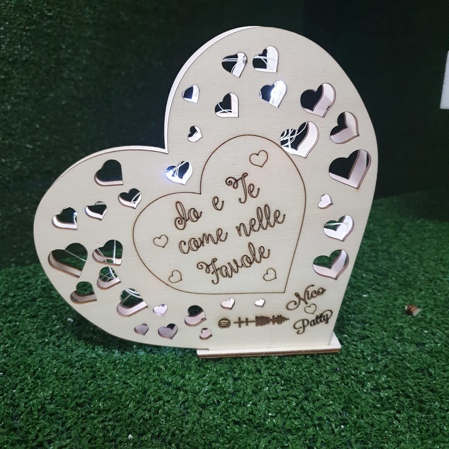 Lampada in Legno a forma di Cuore Luminoso