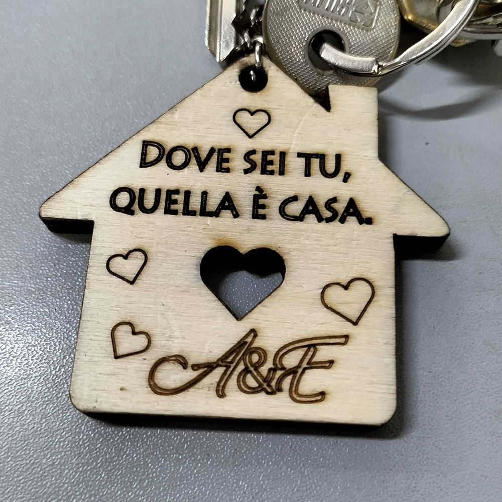 Portachiavi in Legno a forma di casetta con Incisione Personalizzata