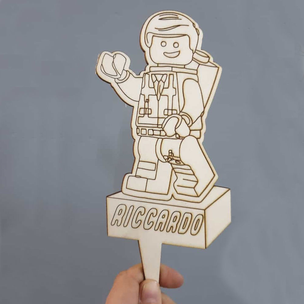 Cake Topper in legno personalizzato con personaggio