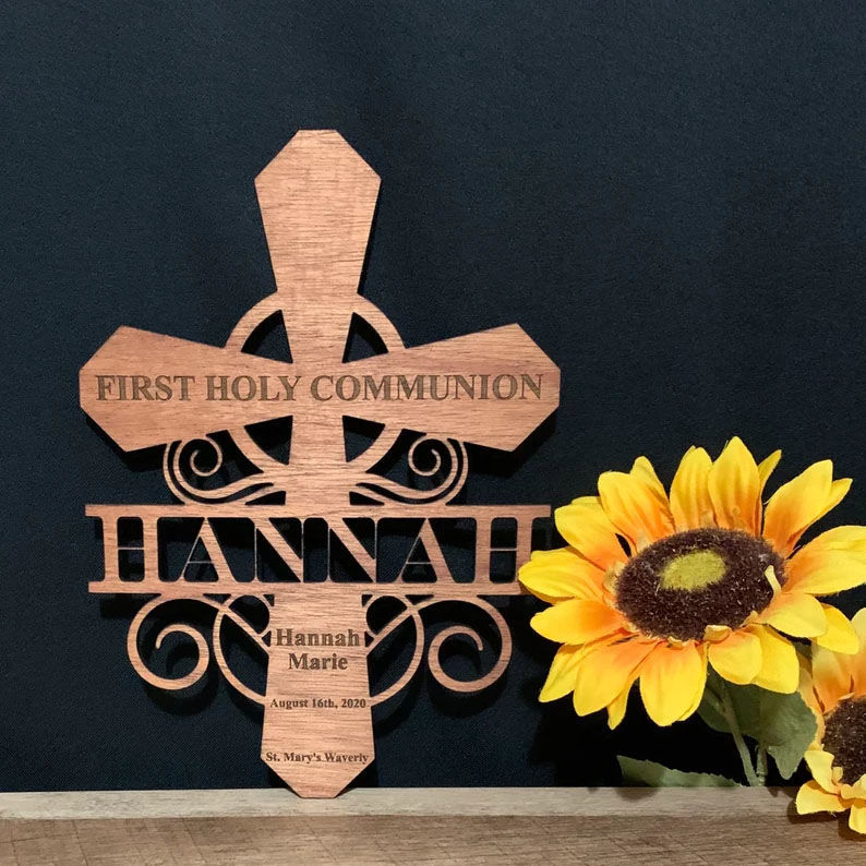 Croce con nome in legno personalizzata