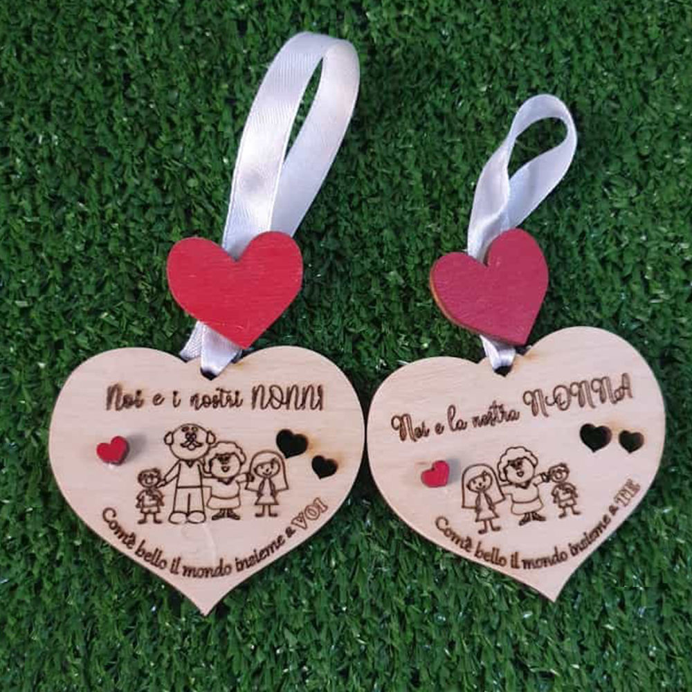 Portachiavi in legno a forma di cuoricino per nonni