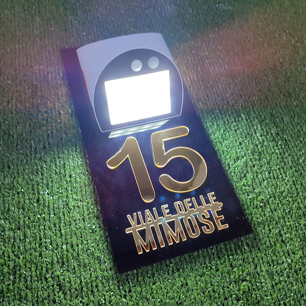 Targa in Plexiglass per Porta Moderna Personalizzabile con Luce